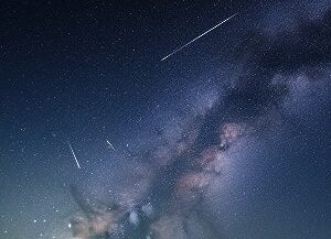 Son Catlar bajo la lluvia de estrellas